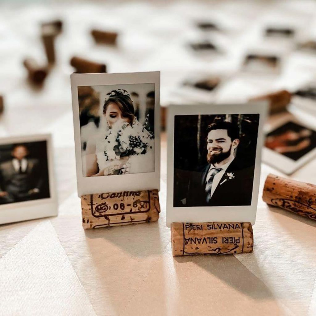 Brug en vinpropper til at vise dine instax billeder - print dem direkte fra dit instax mini kamera
